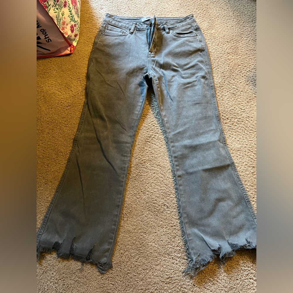 Gray Cropped Flare Jeans with Frayed Hem